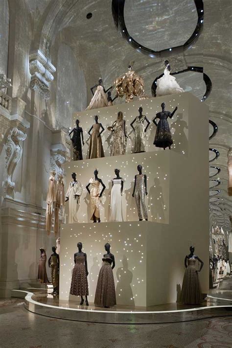 expositie dior jurken|christian dior exhibition.